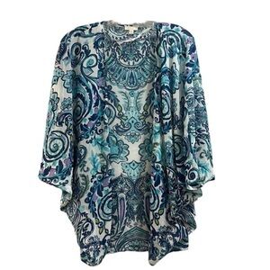 Like New Charming Charlie Blue and White Patterned Top